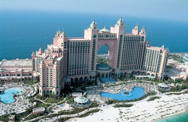 الإمارات تستحوذ على "90"% من سياحة الترفية في المنطقة