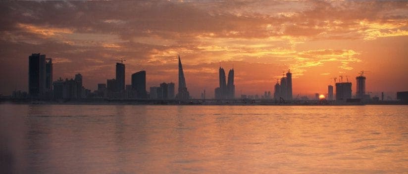 البحرين تستطلع تجربة «السياحة» في المعلومات