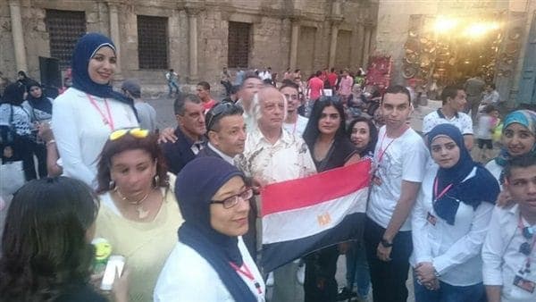 "المرشدين العرب" ينظم عروضًا في شارع "المعز" لتنشيط السياحة