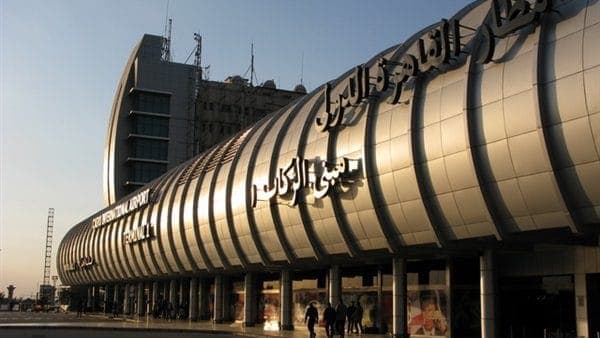 "2400" سائح يصلون إلى القاهرة على متن "32" رحلة لزيارة المعالم الأثرية