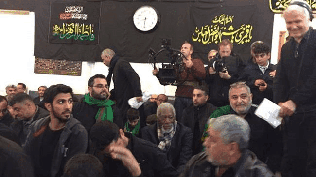 الممثل الأمريكي "مورغان فريمن" يشارك في مراسم عاشوراء بحسينية في لندن | مجلة السياحة العربية