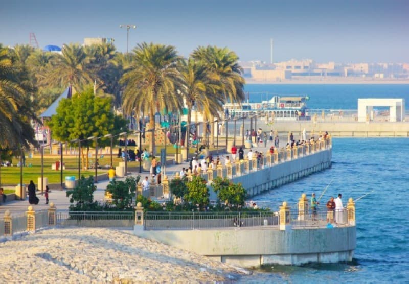 شواطئ الجبيل الصناعية.. تشكل مسارا سياحيا لعشاق الرحلات