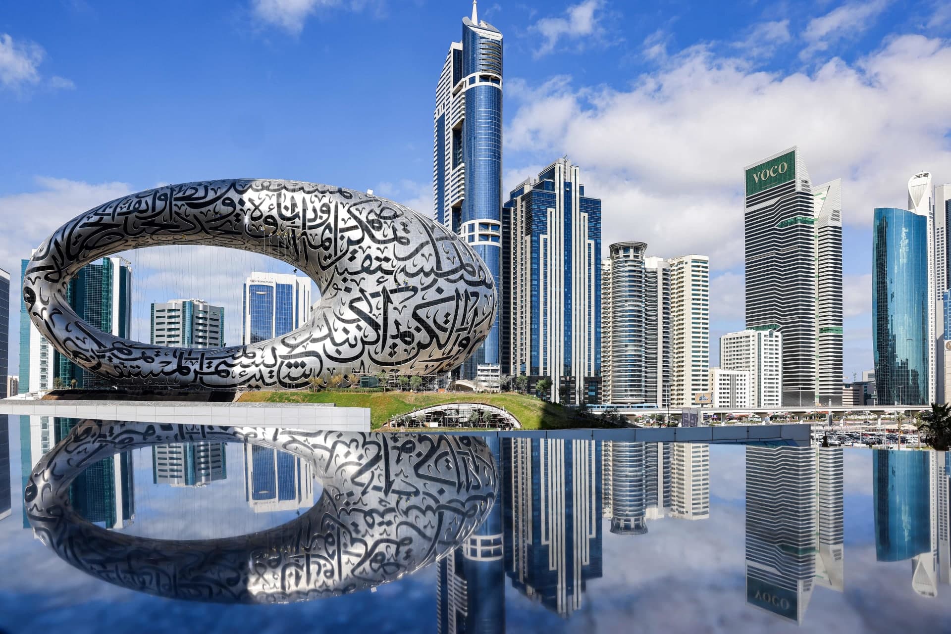 دبي تستقطب أكثر من 3.7 مليون سائح في ذروة صيف 2023