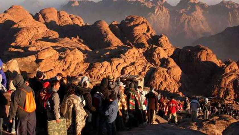 تزامنًا مع بداية الشتاء.. سانت كاترين المصرية تستقبل 450 سائحًا
