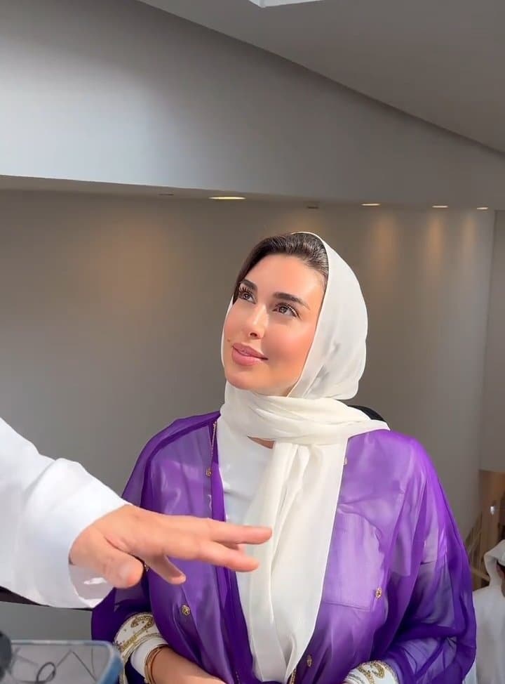 ياسمين صبري تزور جامع زايد الكبير في أبو ظبي