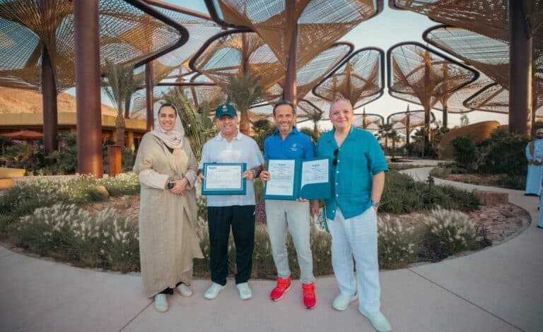 الطيران المدني يسلم «الرخصة التشغيلية للمهبط المائي» إلـى البحر الأحمر الدولية