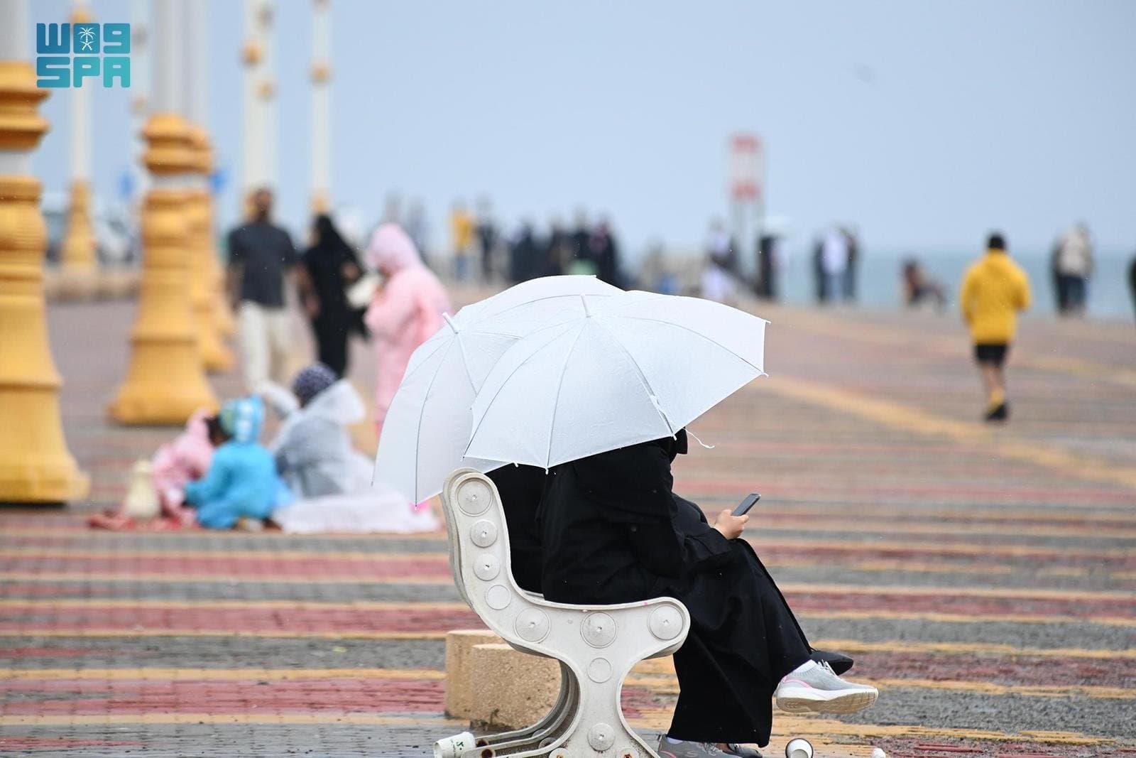 أجواء شتوية في جازان تجذب المتنزهين