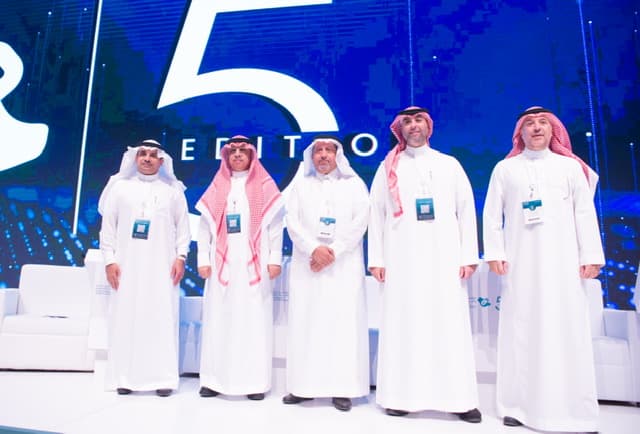 رئيس الطيران المدني : استراتيجية القطاع تهدف إلى تمكين رؤية السعودية