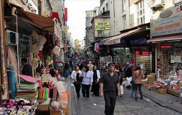 أشهر الأسواق في إسطنبول تركيا