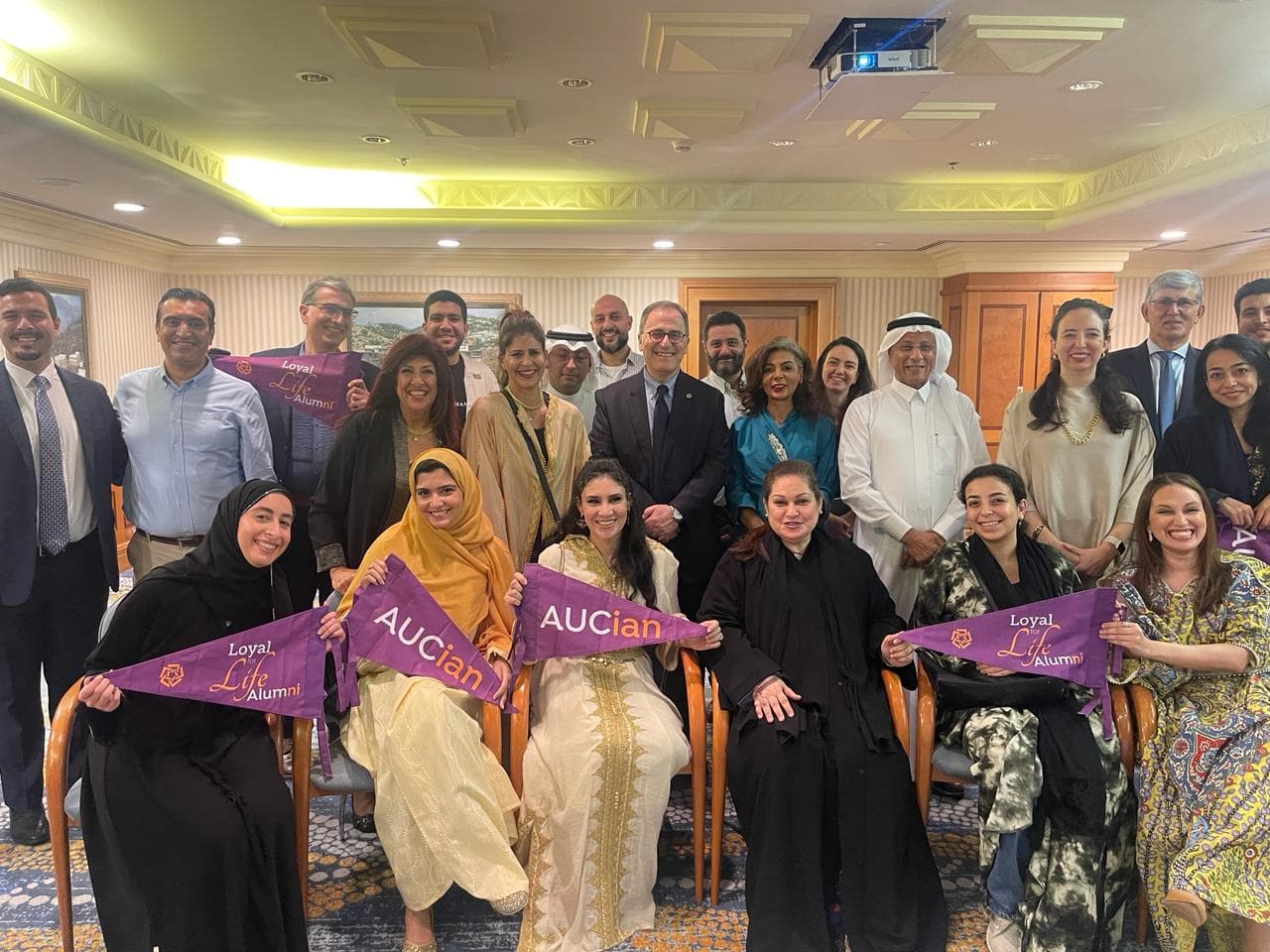 وفد  الجامعة الأمريكية بالقاهرة  يزور جدة ويلتقي الخريجين