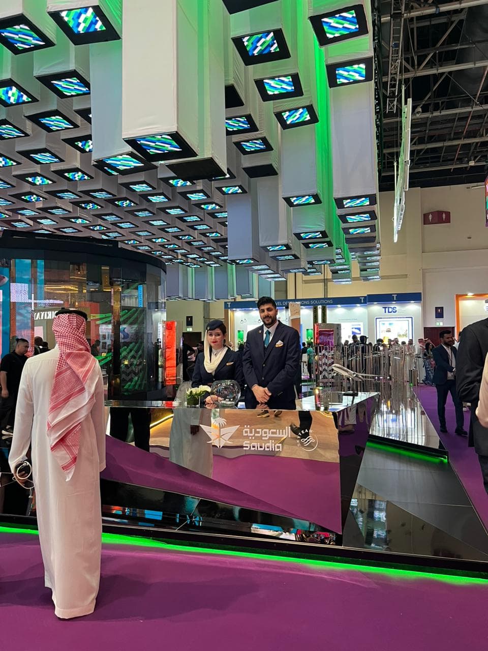 إقبال كبير على جناح الخطوط السعودية في معرض سوق السفر العربي 2024 بدبي (صور)