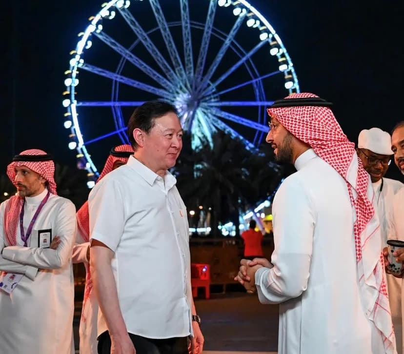 سفير الصين لدى المملكة يزور منطقة "City Walk" ضمن فعاليات موسم جدة 2024