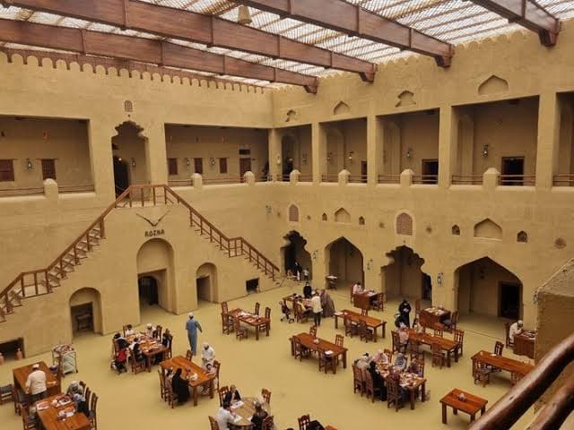مطعم روزنة.. المكان المثالي لتناول وجبتك المفضلة بسلطنة عمان