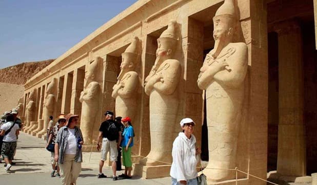 إيرادات السياحة المصرية تحقق 23% نموًا في النصف الأول من العام الحالي