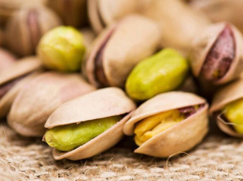 الفستق الحلبي قبل النوم يحسن صحة الأمعاء ويقلل خطر السكري
