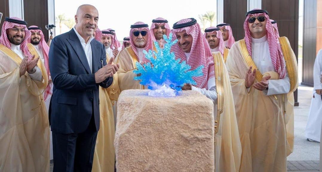 وزير السياحة يفتتح منتجع "ريكسوس مرجانة"