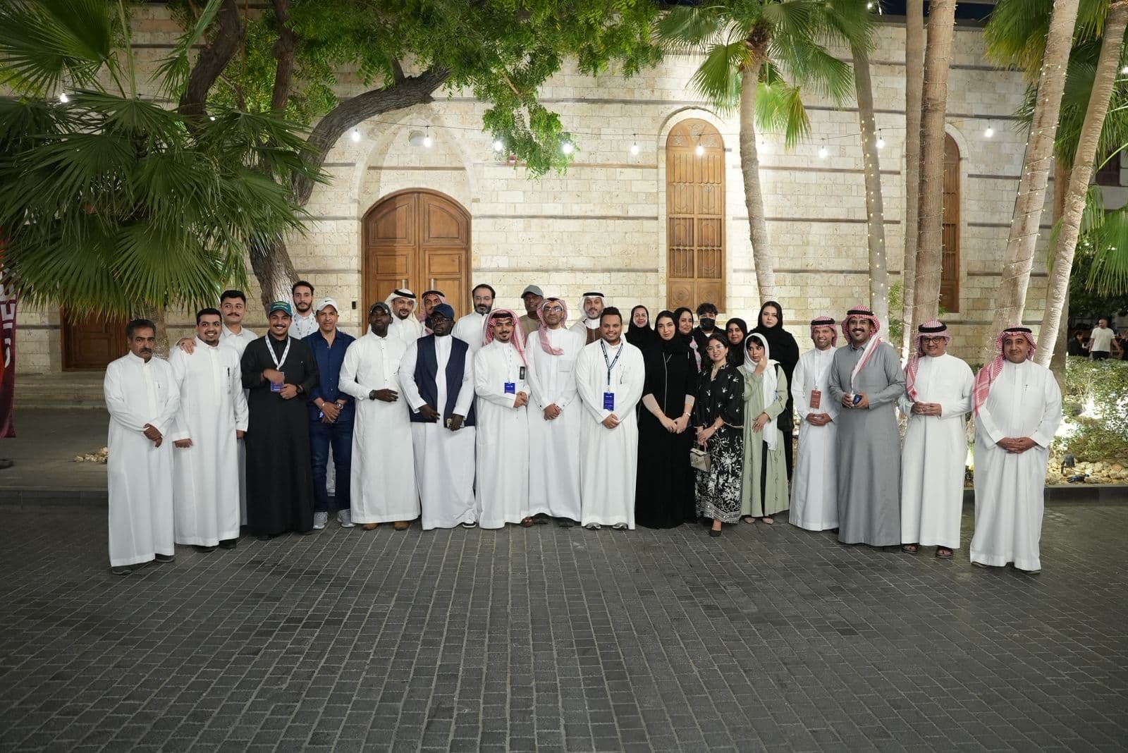 إعلاميو جدة يلتقون على مائدة إفطار رمضانية بمنطقة جدة التاريخية
