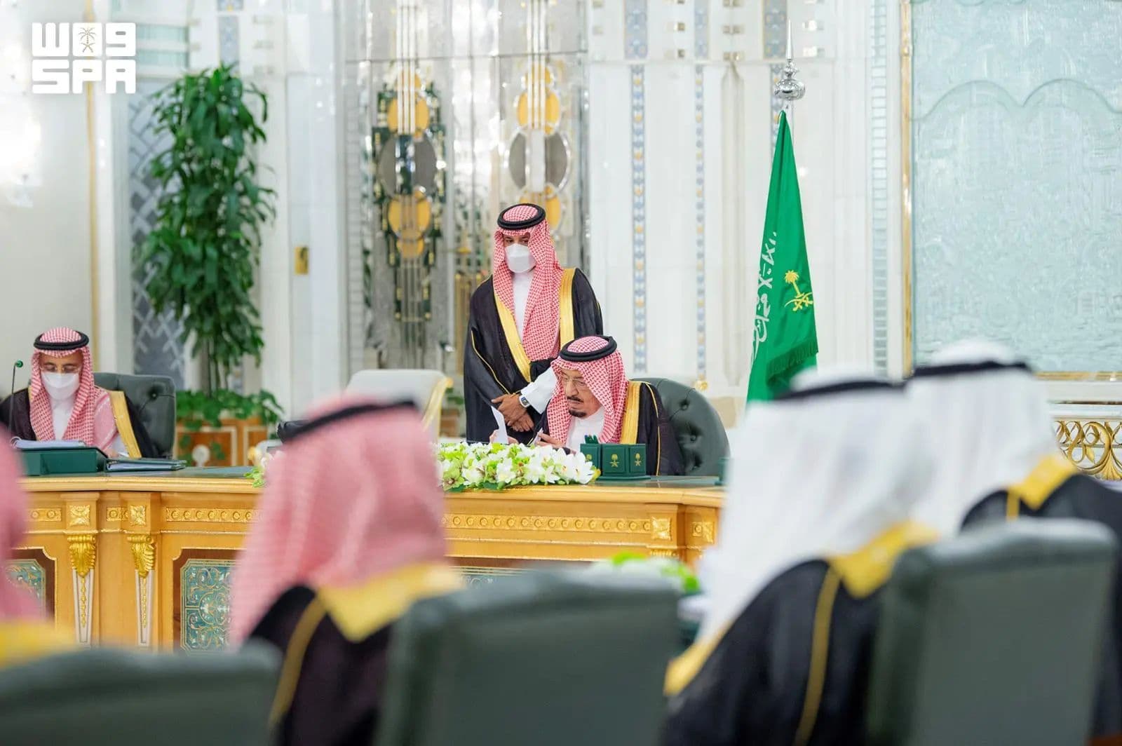 صدور موافقة خادم الحرمين الشريفين على استضافة 1000 معتمر ومعتمرة من 16 دولة ضمن برنامج ضيوف خادم الحرمين الشريفين للحج والعمرة والزيارة لعام 1448هـ