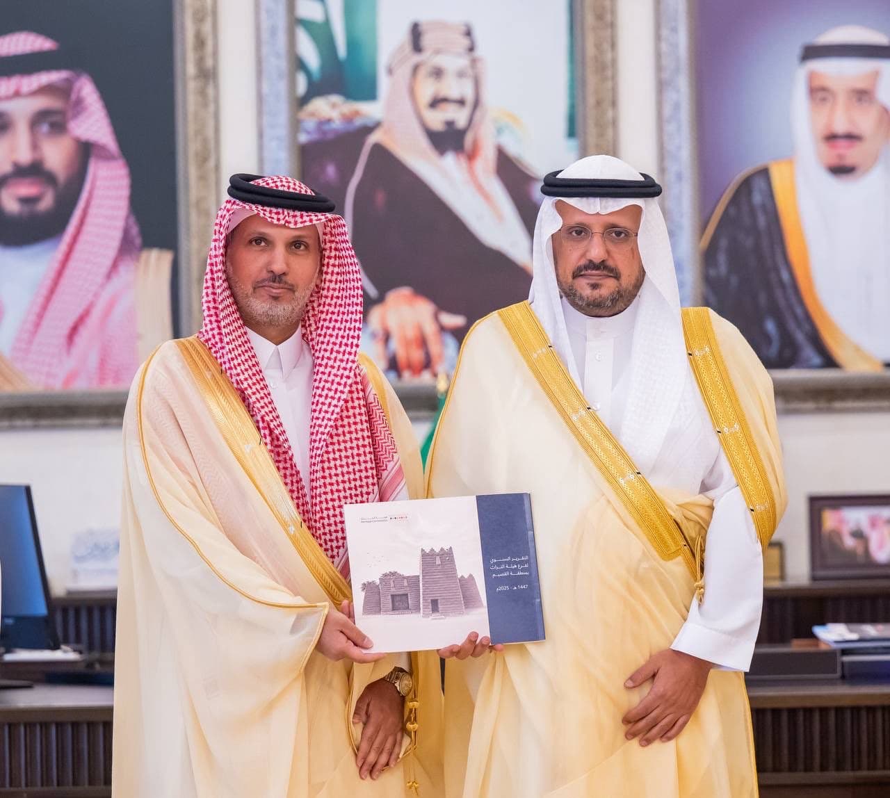 نائب أمير القصيم يستقبل مدير فرع هيئة التراث بالمنطقة.