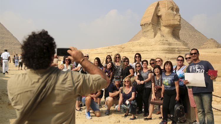 "منظمة السياحة العربية" تكشف عن موعد عودة السياح إلى "مصر وتركيا"