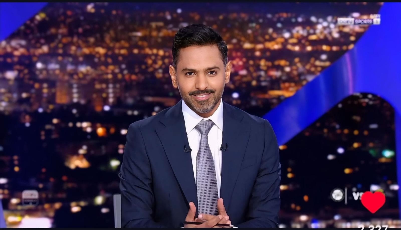 المذيع الكويتي الخزيم .. يتألق في تقديم استوديو "الليغا" الإسبانية