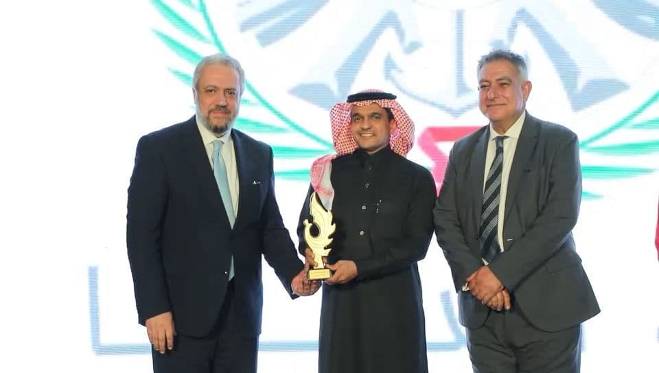 وزارة الدفاع السعودية تحصد جائزة أفضل تواصل استراتيجي بقمة آيكون 2025 لصناعة المحتوى والإعلام