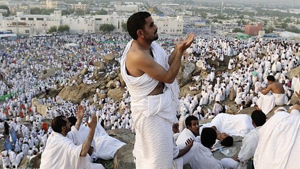 "أمين عام غرفة شركات السياحة" تعديل ضوابط شيكات الإركاب وتحويلات الحج إلى المملكة