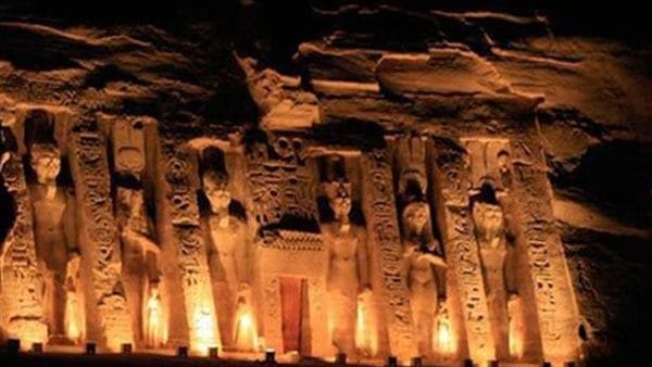 "وزارة السياحة" تنظم رحلات تعريفية لوفد من الطلاب "العرب" لتنشيط السياحة