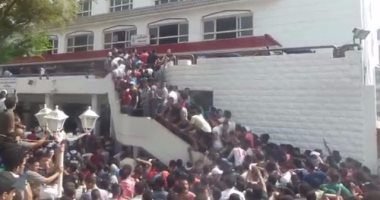 جماهير تقتحم نادى "الزمالك" وتسرق "500" تذكرة بعد مشادة مع المسئولين | مجلة السياحة العربية