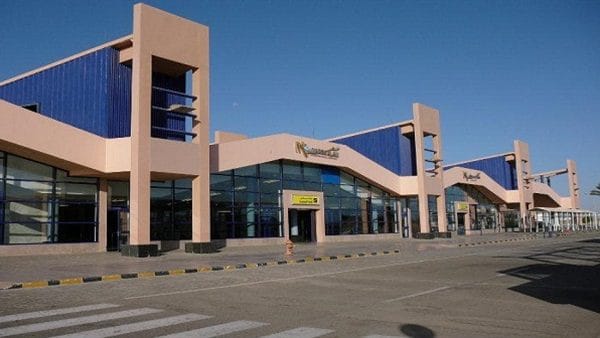 وصول أولى رحلات الطيران بين مرسى علم وأوكرانيا تضم "140" سائحًا | مجلة السياحة العربية