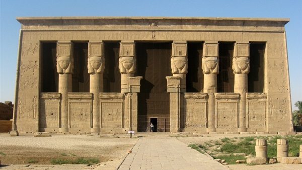 بعثة فرنسية تبدأ أعمال التنقيب بـ"3" مواقع بمعبد دندرة بـ"قنا" | مجلة السياحة العربية