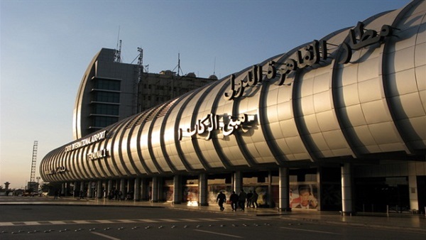مصر للطيران تخصص "كاونتر" للأطفال بمطار القاهرة | مجلة السياحة العربية