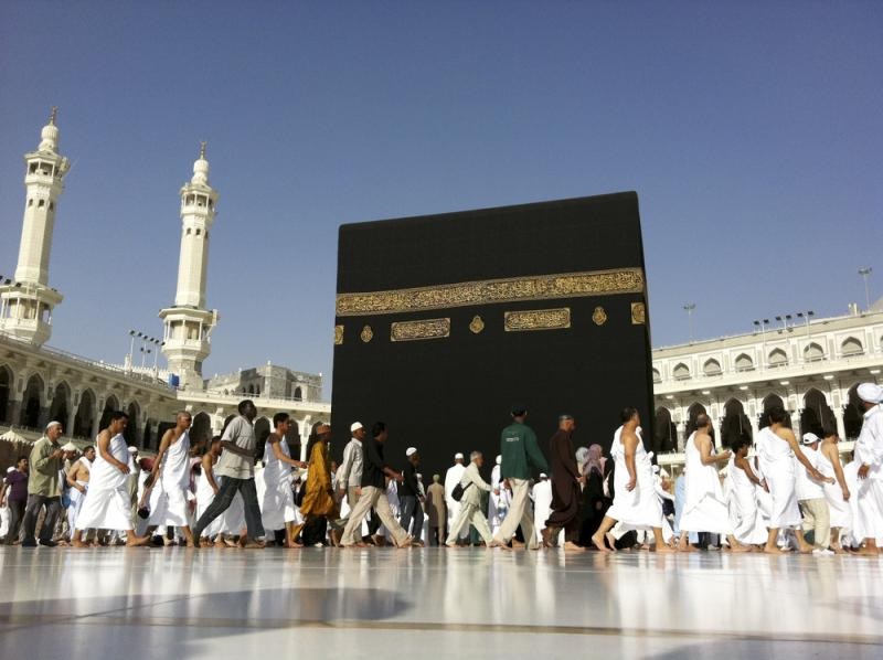 "السياحة" .. لا مساس بأسعار العمرة.. ونراجع قرار زيادة تأشيرة الدخول | مجلة السياحة العربية