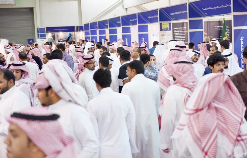 "الهيئة العامة للسياحة والتراث الوطنى" .. سوق عكاظ وفر 8600 فرصة وظيفية | مجلة السياحة العربية