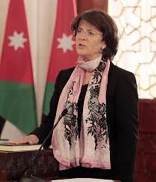 "لينا عناب" .. المهرجانات تنشط السياحة في المملكة | مجلة السياحة العربية