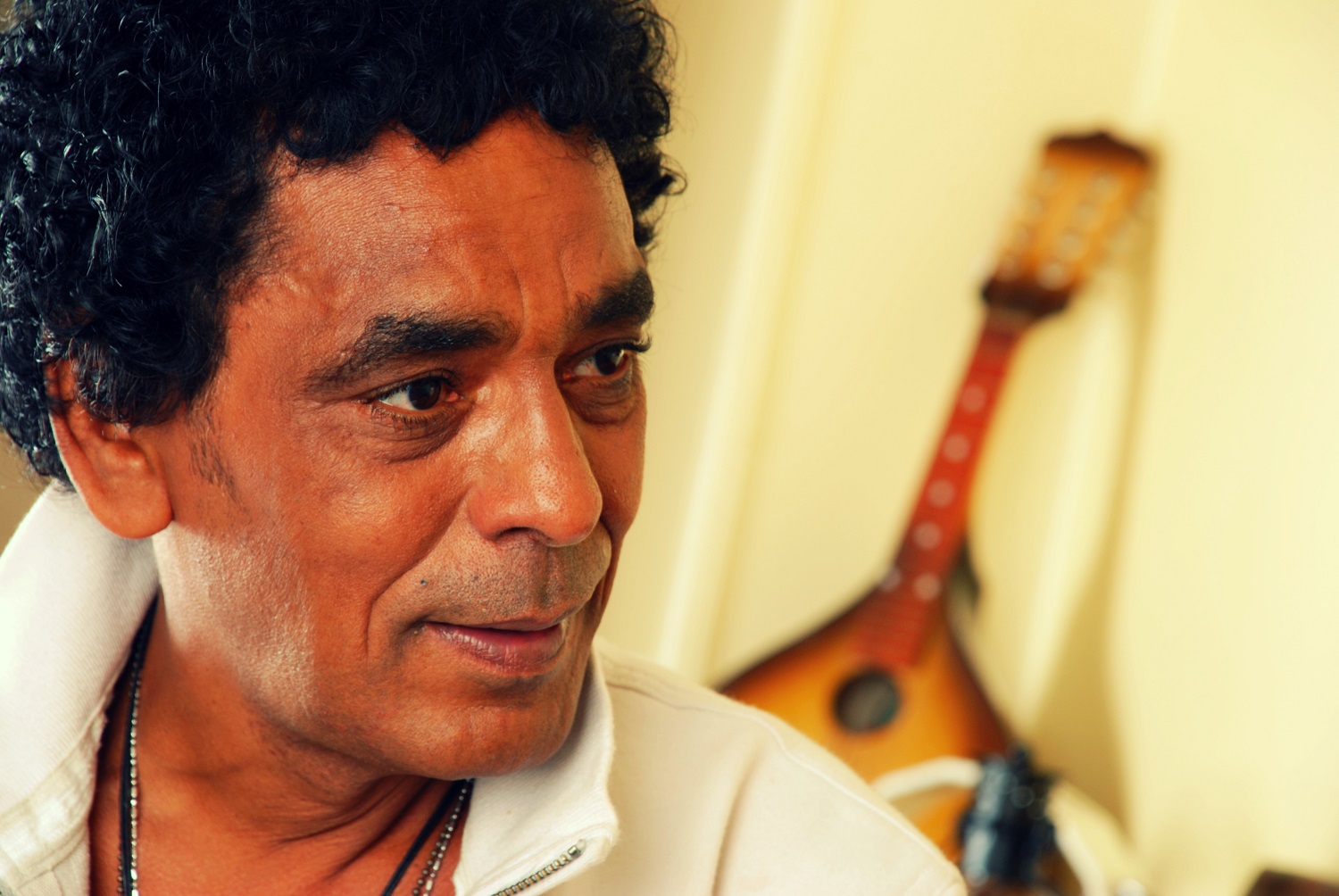 محمد منير يغادر إلى تونس لإحياء حفل مهرجان الحمامات | مجلة السياحة العربية