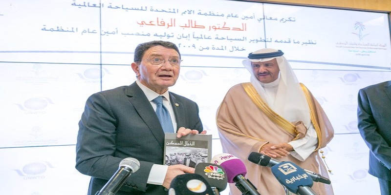 السياحة العالمية تترجم كتاب "الخيال الممكن" لسلطان بن سلمان | مجلة السياحة العربية