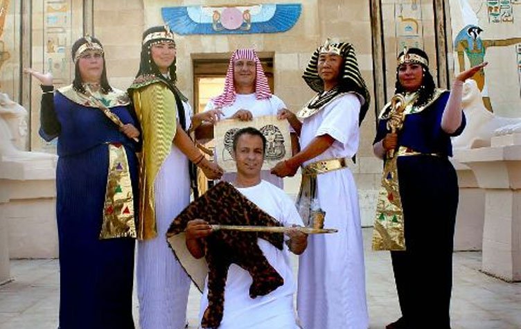 تتويج ملكات جمال السياحة والبيئة فى القرية الفرعونية | مجلة السياحة العربية