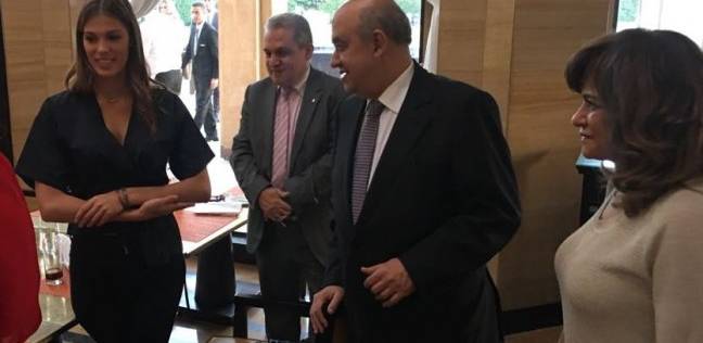 للترويج للسياحة المصرية .. "يحيى راشد" يستقبل ملكة جمال الكون خلال زيارتها للأهرامات | مجلة السياحة العربية