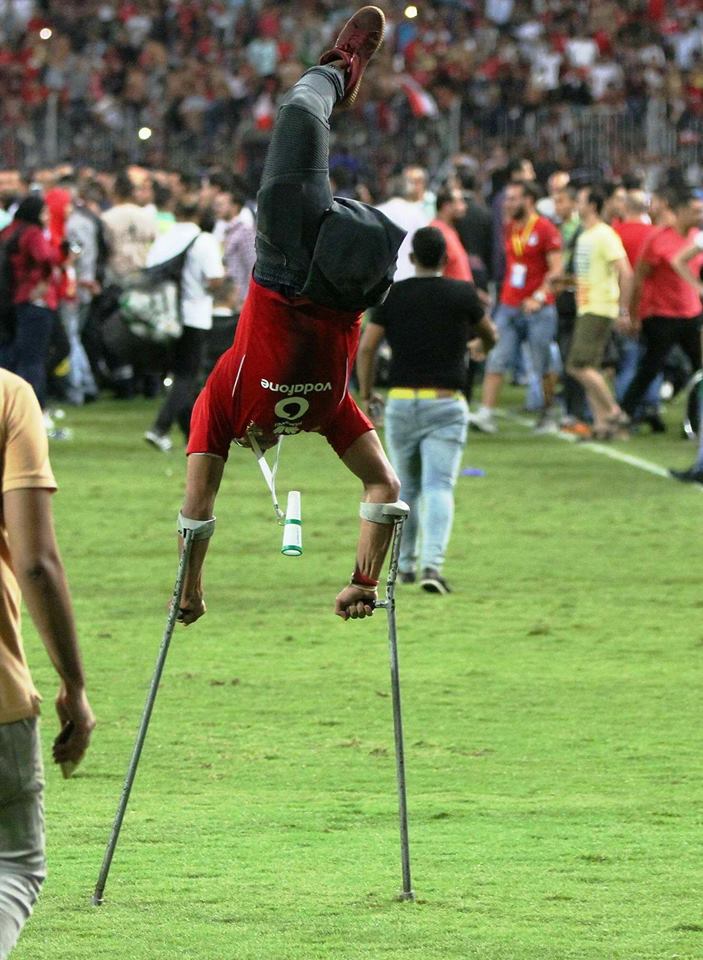 شاهد لقطة فرحة شاب مصري من ذوي الاحتياجات الخاصة بتأهل المنتخب المصري لنهائيات كأس العالم 2018 بروسيا 2018 | مجلة السياحة العربية