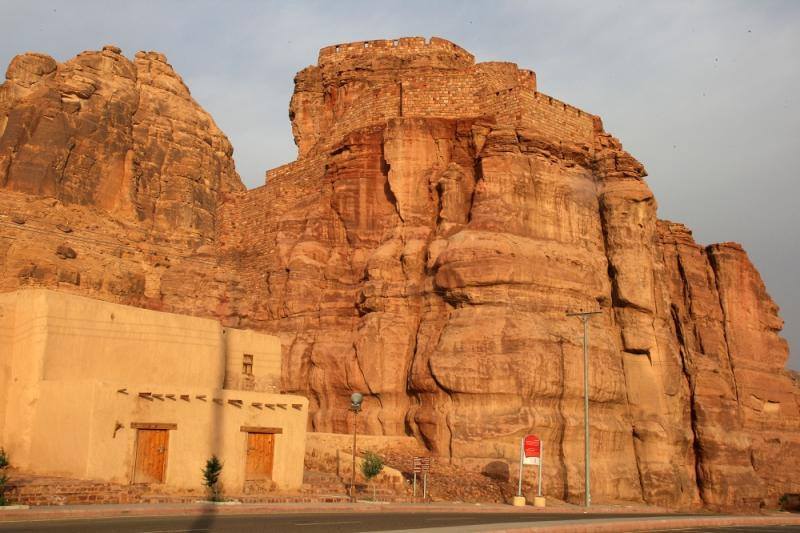 "خاص مجلة السياحة العربية" ..  العلا ماضٍ عريق ومستقبل مشرق