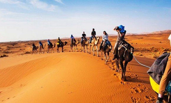 دعم كل الآليات التي من شأنها إنعاش السياحة الصحراوية فى الجزائر | مجلة السياحة العربية