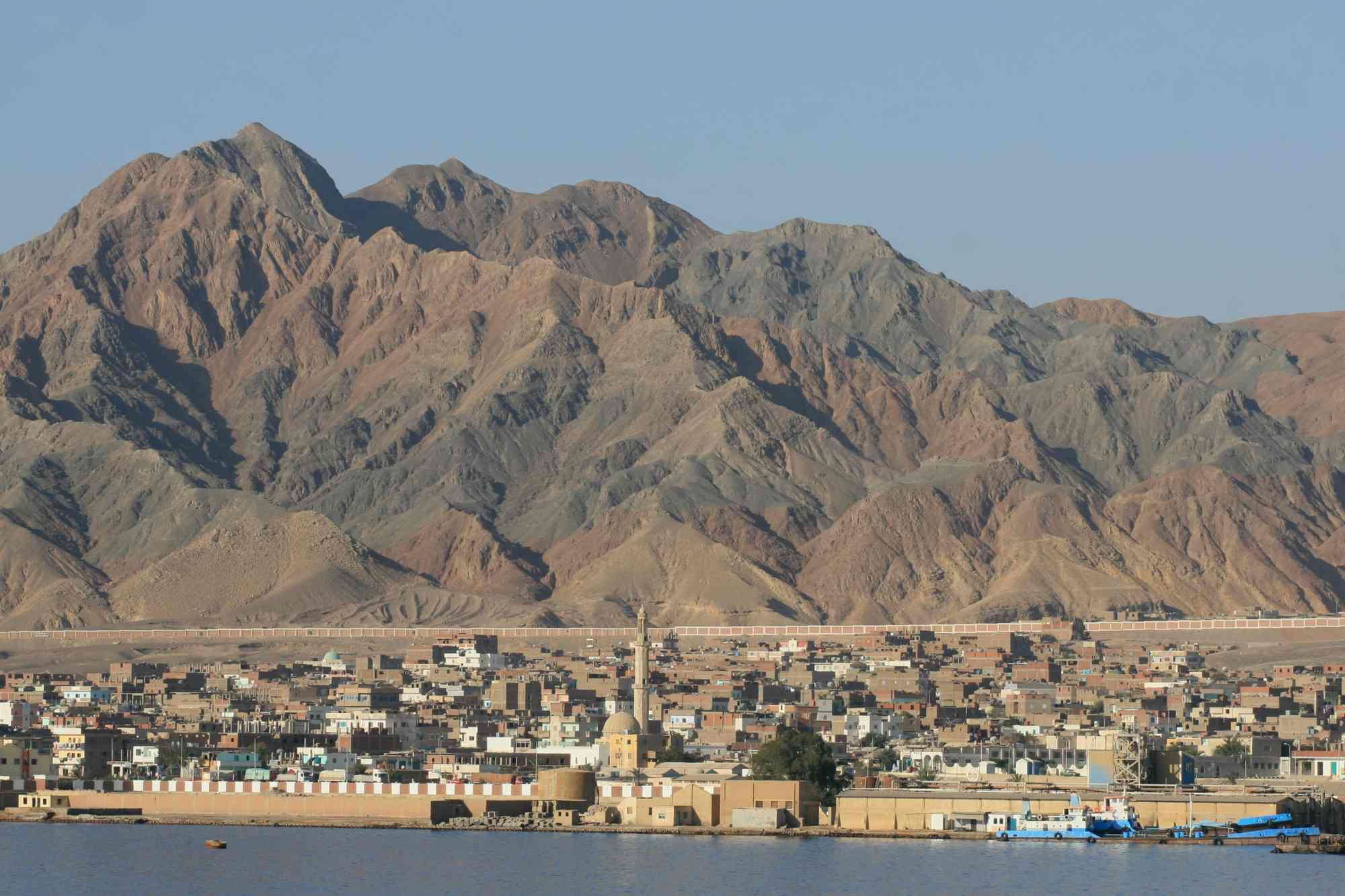 تعرف على مدينة سفاجا من أشهر المراكز السياحة العلاجية الخاصة بالأمراض الجلدية | مجلة السياحة العربية