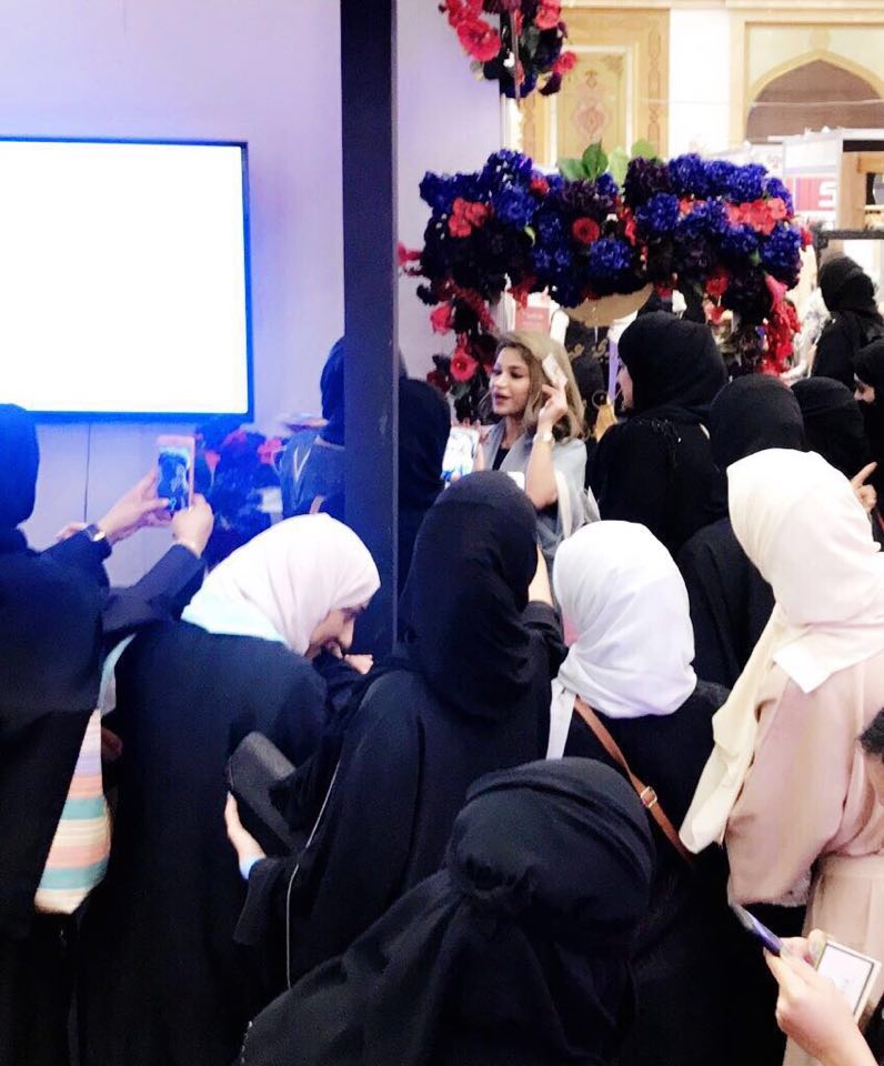 الأميرة موضي بنت ناصر'' المرأة السعودية شريك أساسي في التنمية بعهد الملك سلمان'' .. العرض الأول لأرقى تصاميم الأزياء ومسابقة أفضل تصميم ''مصممات المستقبل'| مجلة السياحة العربية