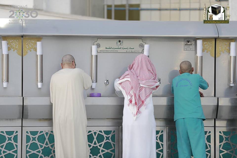 "شؤون الحرمين" مضاعفة الطاقات الإنتاجية لماء زمزم .. وتوفير منافذ لتداولها بمطاري جدة والمدينة | مجلة السياحة العربية