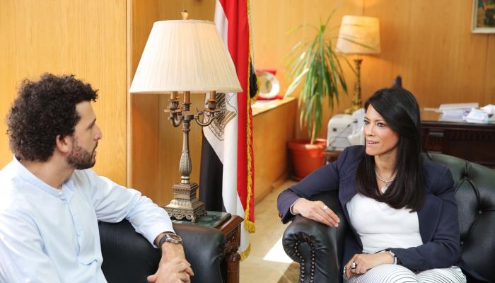 أصغر عربي يتسلق قمة إيفرست في ضيافة وزيرة السياحة المصرية | مجلة السياحة العربية