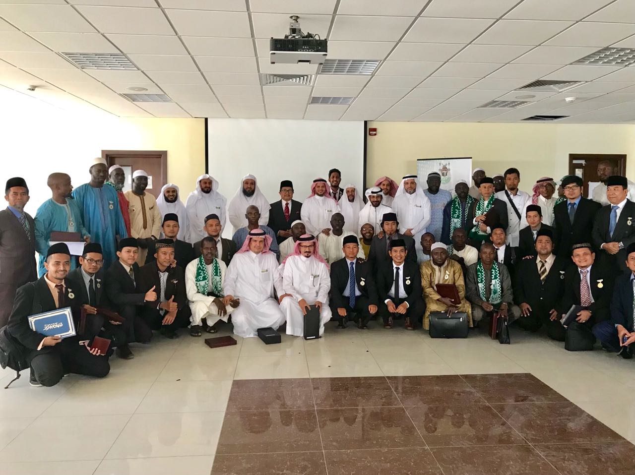 جامعة أم القرى تختتم البرنامج التدريبي ل 36 معلماً من  إندونيسيا والسنغال | مجلة السياحة العربية