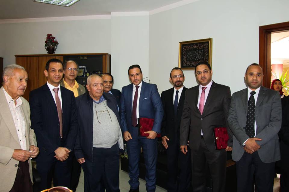 خلال ندوة "الشباب القادة" بأكاديمية القاهرة الجديدة - وزارة التعليم العالي .. 5 نماذج ناجحة من الشباب القادة يعرضون تجاربهم العملية أمام طلاب الأكاديمية ، و تقديم لهم منح تدريبية و فرص وظائف للمتميزين من الطلاب والخريجين الجدد | مجلة السياحة العربية