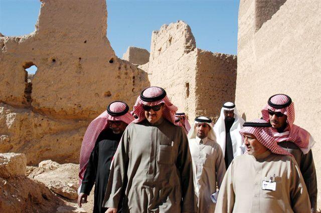 بدأت بجهود الأمير سلطان بن سلمان واقتراح لجنة لدراسة تطوير الدرعية | مجلة السياحة العربية
