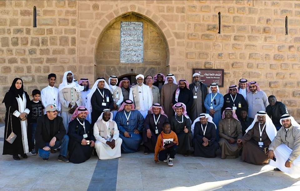 في يومهم العالمي .. المرشدون السياحييون يطلعون على قلعة تبوك وعين السكر | مجلة السياحة العربية .. #السياحة_العربية